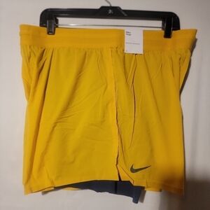 Nike Men's Hot Yoga Dri-Fit 2-in-1 Training Shorts Yellow Size XL DN1520-743